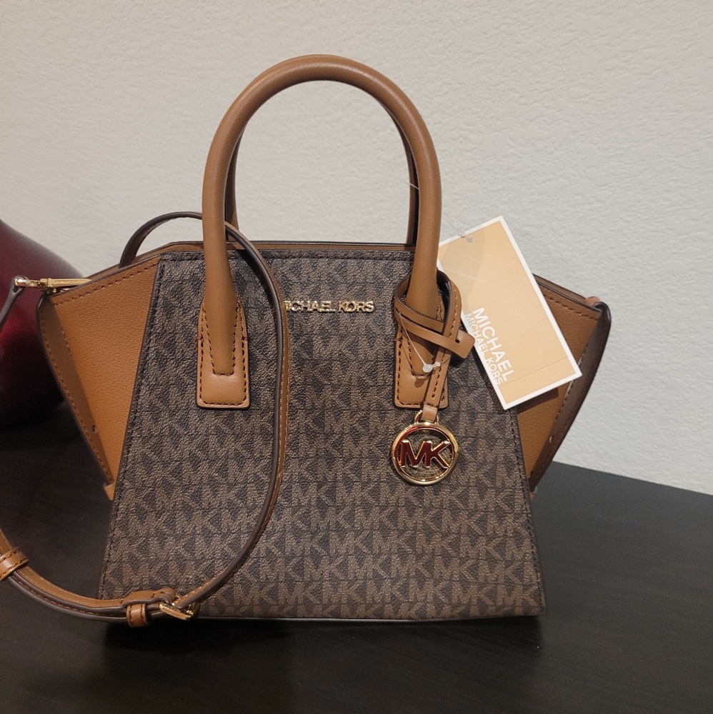 NWT MICHAEL KORS HANDBAG